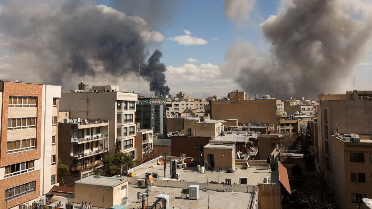 ಹಾರ್ಮುಜ್ ಜಲಸಂಧಿ ಬಳಿ ಇರಾನ್​ ಕ್ಷಿಪಣಿ ನೆಲೆಗಳ ಮೇಲೆ 5000 ಪೌಂಡ್​​​​ಗಳ ಬಾಂಬ್​ ದಾಳಿ ನಡೆಸಿದ ಅಮೆರಿಕ