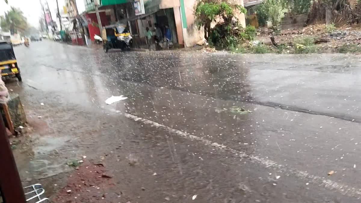 ರಾಜ್ಯದ ಹಲವೆಡೆ ಬೇಸಿಗೆ ಮಳೆ: ಕೊಪ್ಪಳದಲ್ಲಿ ಸಿಡಿಲು ಬಡಿದು ಬಾಲಕ ಸಾವು!